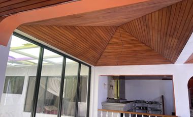 Vendo casa  de 592m2 en el norte de Quito.