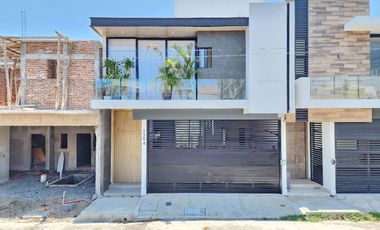 Casa en vente en fraccionamiento Costa de Oro
