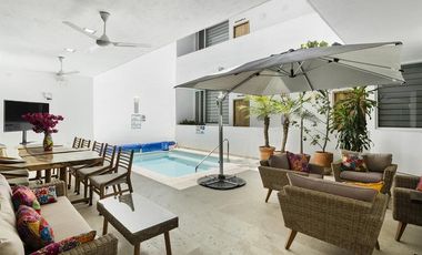 Impresionante propiedad para familia grande/negocio en el corazón de Ajijic!