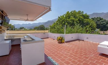 Impresionante propiedad para familia grande/negocio en el corazón de Ajijic!