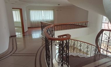 EXCELENTE CASA EN RENTA EN CLUB DE GOLF VALLE ESCONDIDO