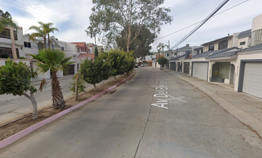 ¡¡Atención Inversionistas!! Venta de Casa en Remate Bancario, Col. Jardines de Chapultepec, Tijuana