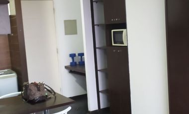 ARRIENDO DEPARTAMENTO UN DORMITORIO EN SUITE CON TERRAZA SEMI AMUEBLADO,BARRIO SAN ISIDRO  SANTIAGO