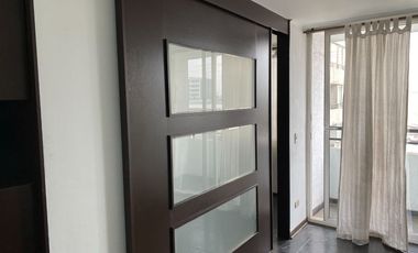 ARRIENDO DEPARTAMENTO UN DORMITORIO EN SUITE CON TERRAZA SEMI AMUEBLADO,BARRIO SAN ISIDRO  SANTIAGO