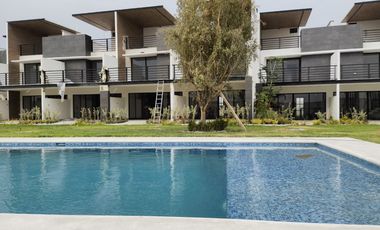 Casa en condominio, estacionamiento, seguridad, alberca y 3 recamaras