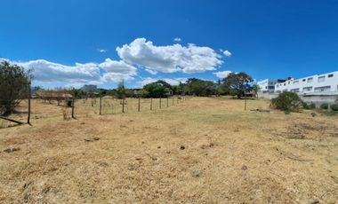 Terreno 10.500 M2. para Conjunto Residencial. Sector Tumbaco - Churoloma.