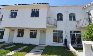 VILLA EN VENTA CONDOMINIO CON ACCESO A LA LAGUNA ACAPULCO