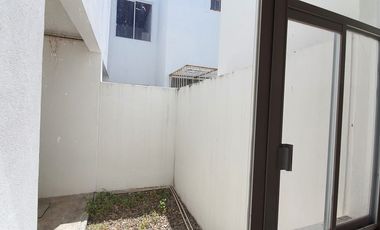 VILLA EN VENTA CONDOMINIO CON ACCESO A LA LAGUNA ACAPULCO