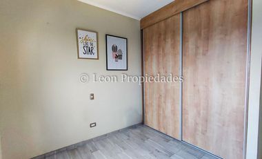 Leon Propiedades vende parcela con 2 casas en sector Alhué, Curacaví