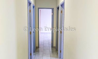 Leon Propiedades vende parcela con 2 casas en sector Alhué, Curacaví