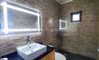 Leon Propiedades vende parcela con 2 casas en sector Alhué, Curacaví