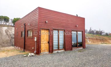 Leon Propiedades vende parcela con 2 casas en sector Alhué, Curacaví