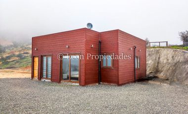 Leon Propiedades vende parcela con 2 casas en sector Alhué, Curacaví