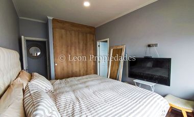 Leon Propiedades vende parcela con 2 casas en sector Alhué, Curacaví