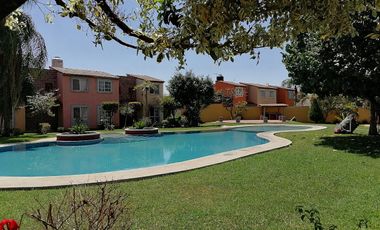 CASA EN VENTA EN LA CAMPIÑA TETECALITA MORELOS ESQUINA Y TERRENO PROPIO