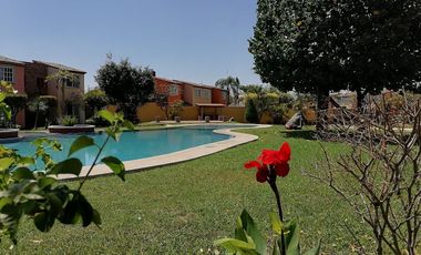 CASA EN VENTA EN LA CAMPIÑA TETECALITA MORELOS ESQUINA Y TERRENO PROPIO