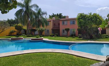 CASA EN VENTA EN LA CAMPIÑA TETECALITA MORELOS ESQUINA Y TERRENO PROPIO