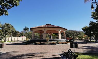 CASA EN VENTA EN LA CAMPIÑA TETECALITA MORELOS ESQUINA Y TERRENO PROPIO