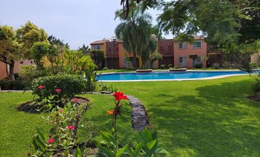 CASA EN VENTA EN LA CAMPIÑA TETECALITA MORELOS ESQUINA Y TERRENO PROPIO