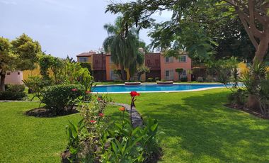 CASA EN VENTA EN LA CAMPIÑA TETECALITA MORELOS ESQUINA Y TERRENO PROPIO