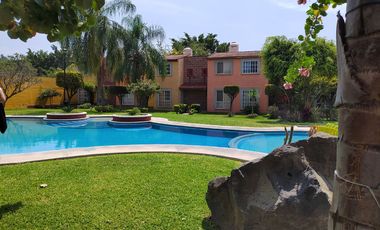 CASA EN VENTA EN LA CAMPIÑA TETECALITA MORELOS ESQUINA Y TERRENO PROPIO