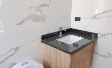 RENTA DE CASA DE TRES DORMITORIOS A ESTRENAR SECTOR EL NACIONAL