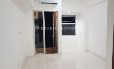 Lantai 25 Kaliana: Kamar Unfurnished dengan Pemandangan Indah. P3.90.07.24.