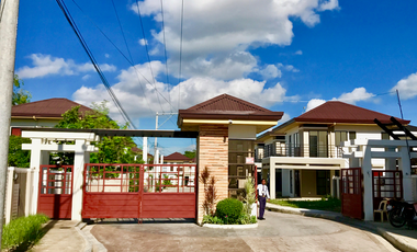 2 BR House fronting by the swimming pool in Zen Residences of Vizkaya Subdivision, Lower Calajoan, Minglanilla, Cebu