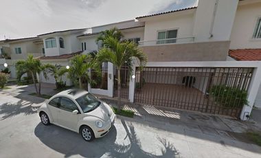 Oportunidad Única Cerca De La Playa!! Casa En Remate Bancario En Puerto Vallarta!!