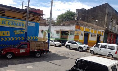 Girardot-Cundinamarca Vendemos Casa-Bodega esquinera.