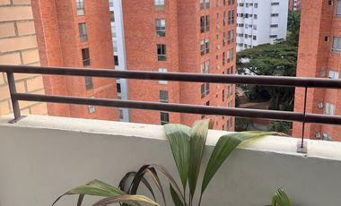 VENDO OFICINA,  OCTAVO PISO, CERCA CLUB CAMPESTRE CALI