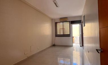 ALQUILER DE CASA CON 5 HABITACIONES EN URBANIZACIÓN CERRADA - NORTE DE GUAYAQUIL (ANNY)