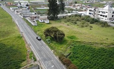 TERRENO EN LA VÍA A GUAPANTE