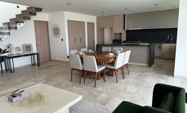 CASA EN VENTA EN LA ESPIGA CON CUARTA RECAMARA  Y BAÑO COMPLETO EN PLANTA BAJA