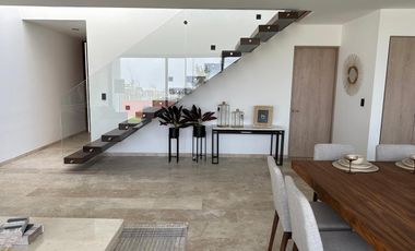 CASA EN VENTA EN LA ESPIGA CON CUARTA RECAMARA  Y BAÑO COMPLETO EN PLANTA BAJA