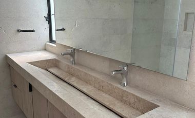 CASA EN VENTA EN LA ESPIGA CON CUARTA RECAMARA  Y BAÑO COMPLETO EN PLANTA BAJA