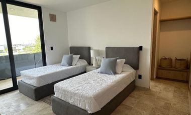 CASA EN VENTA EN LA ESPIGA CON CUARTA RECAMARA  Y BAÑO COMPLETO EN PLANTA BAJA