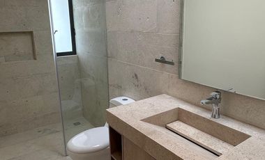 CASA EN VENTA EN LA ESPIGA CON CUARTA RECAMARA  Y BAÑO COMPLETO EN PLANTA BAJA