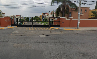 SE VENDE BONITA Y AMPLIA CASA EN JALISCO.