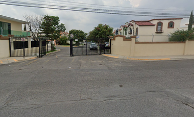 SE VENDE BONITA Y AMPLIA CASA EN JALISCO.