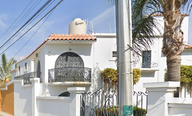 SE VENDE BONITA Y AMPLIA CASA EN JALISCO.