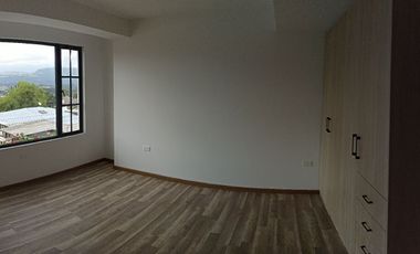 Casas en MIRASIERRA. Por estrenar con 3 o 4 dormitorios. Amplios parqueaderos, balcón, Patios posteriores Casas por estrenar 4 parqueaderos y 4 dormit