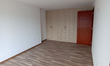Casas en MIRASIERRA. Por estrenar con 3 o 4 dormitorios. Amplios parqueaderos, balcón, Patios posteriores Casas por estrenar 4 parqueaderos y 4 dormit