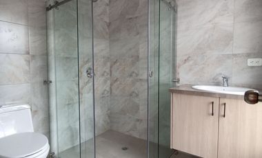 Casas en MIRASIERRA. Por estrenar con 3 o 4 dormitorios. Amplios parqueaderos, balcón, Patios posteriores Casas por estrenar 4 parqueaderos y 4 dormit