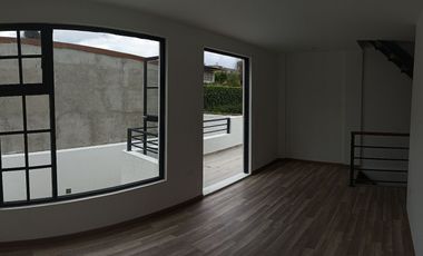 Casas en MIRASIERRA. Por estrenar con 3 o 4 dormitorios. Amplios parqueaderos, balcón, Patios posteriores Casas por estrenar 4 parqueaderos y 4 dormit