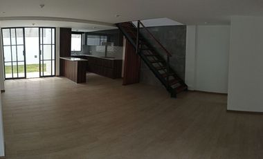 Casas en MIRASIERRA. Por estrenar con 3 o 4 dormitorios. Amplios parqueaderos, balcón, Patios posteriores Casas por estrenar 4 parqueaderos y 4 dormit