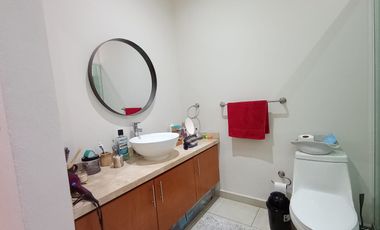 HERMOSA CASA EN TRES NIVELES, FINOS ACABADOS, AL NORTE DE CUERNAVACA