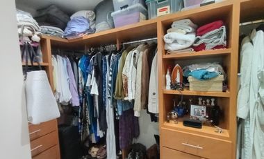 HERMOSA CASA EN TRES NIVELES, FINOS ACABADOS, AL NORTE DE CUERNAVACA