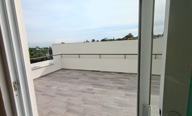 HERMOSA CASA EN TRES NIVELES, FINOS ACABADOS, AL NORTE DE CUERNAVACA