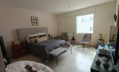 HERMOSA CASA EN TRES NIVELES, FINOS ACABADOS, AL NORTE DE CUERNAVACA
